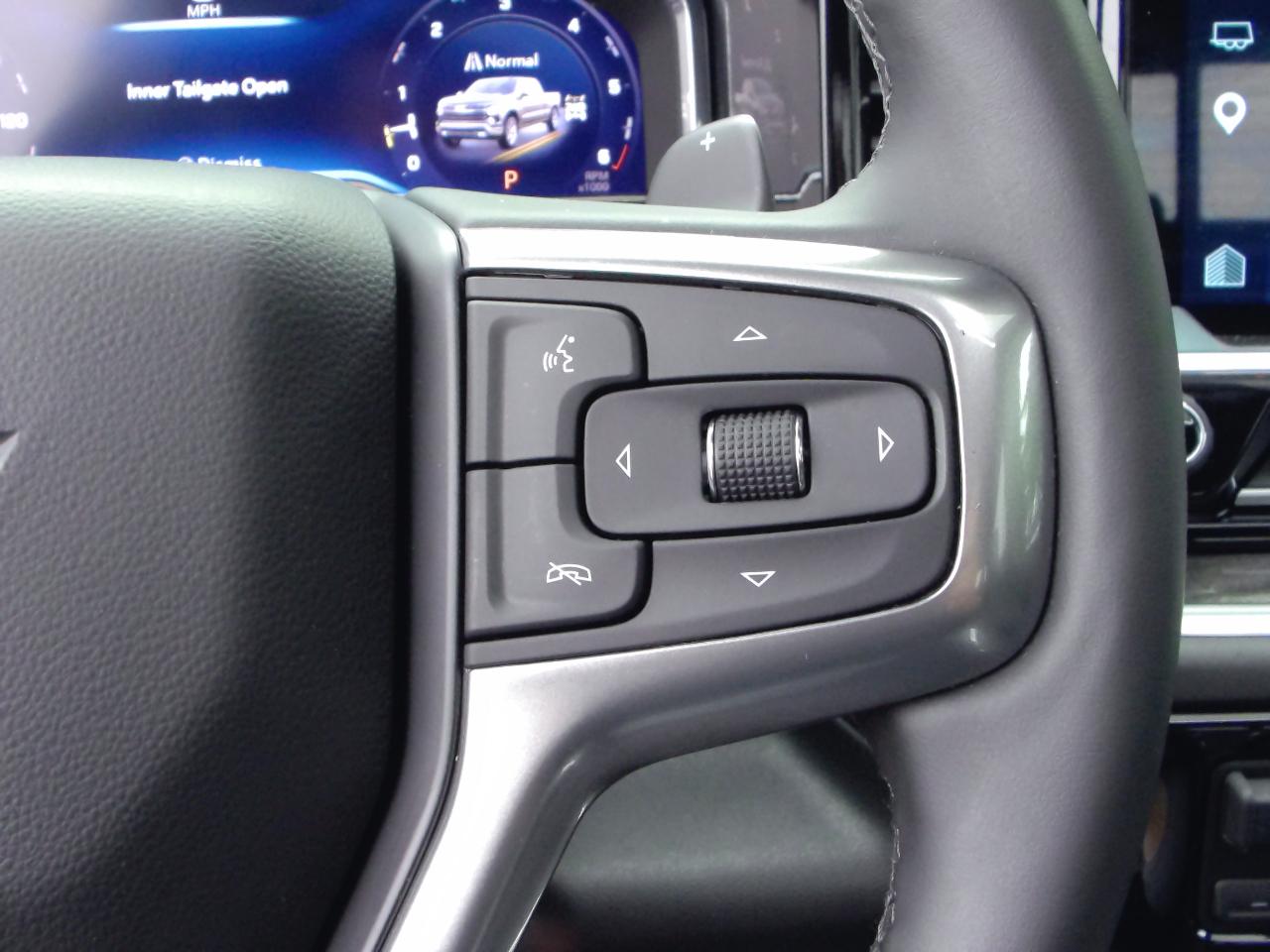 Chevrolet Silverado 1500 4WD Crew Cab 147" LTZ 2025