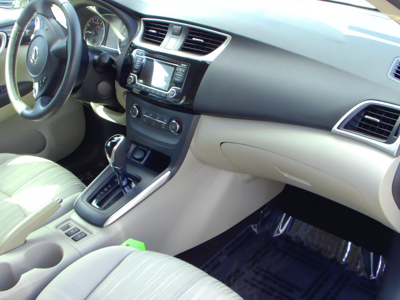 Nissan Sentra SV CVT 2017