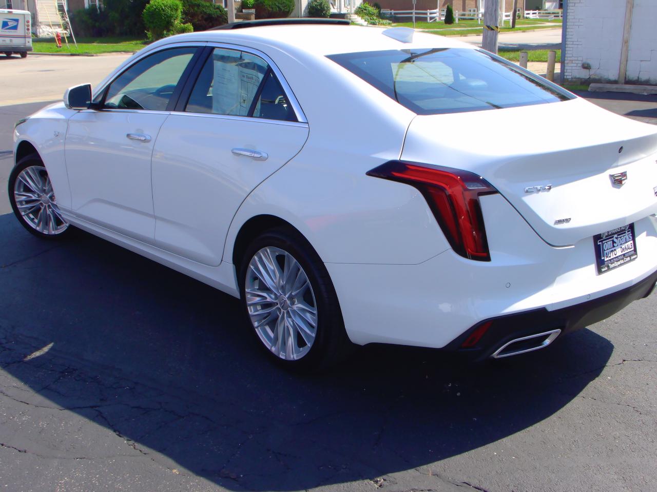 Cadillac CT4 4dr Sdn Premium Luxury 2025