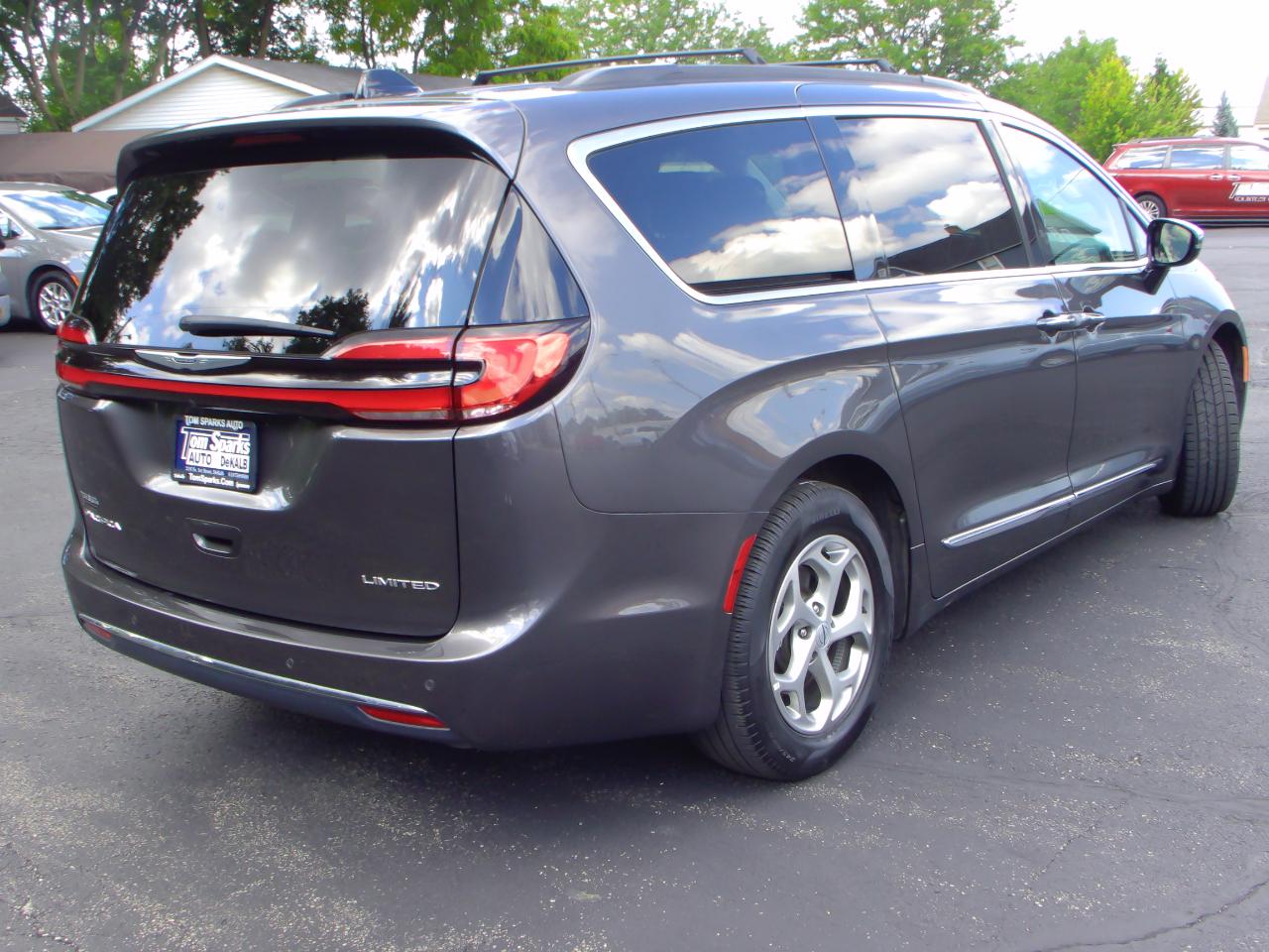 Chrysler Pacifica Limited 2023