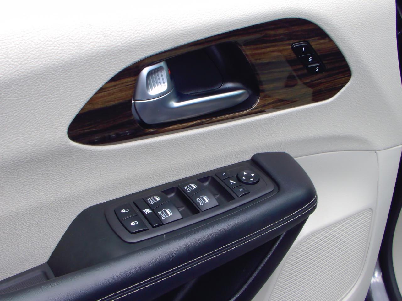 Chrysler Pacifica Limited 2023