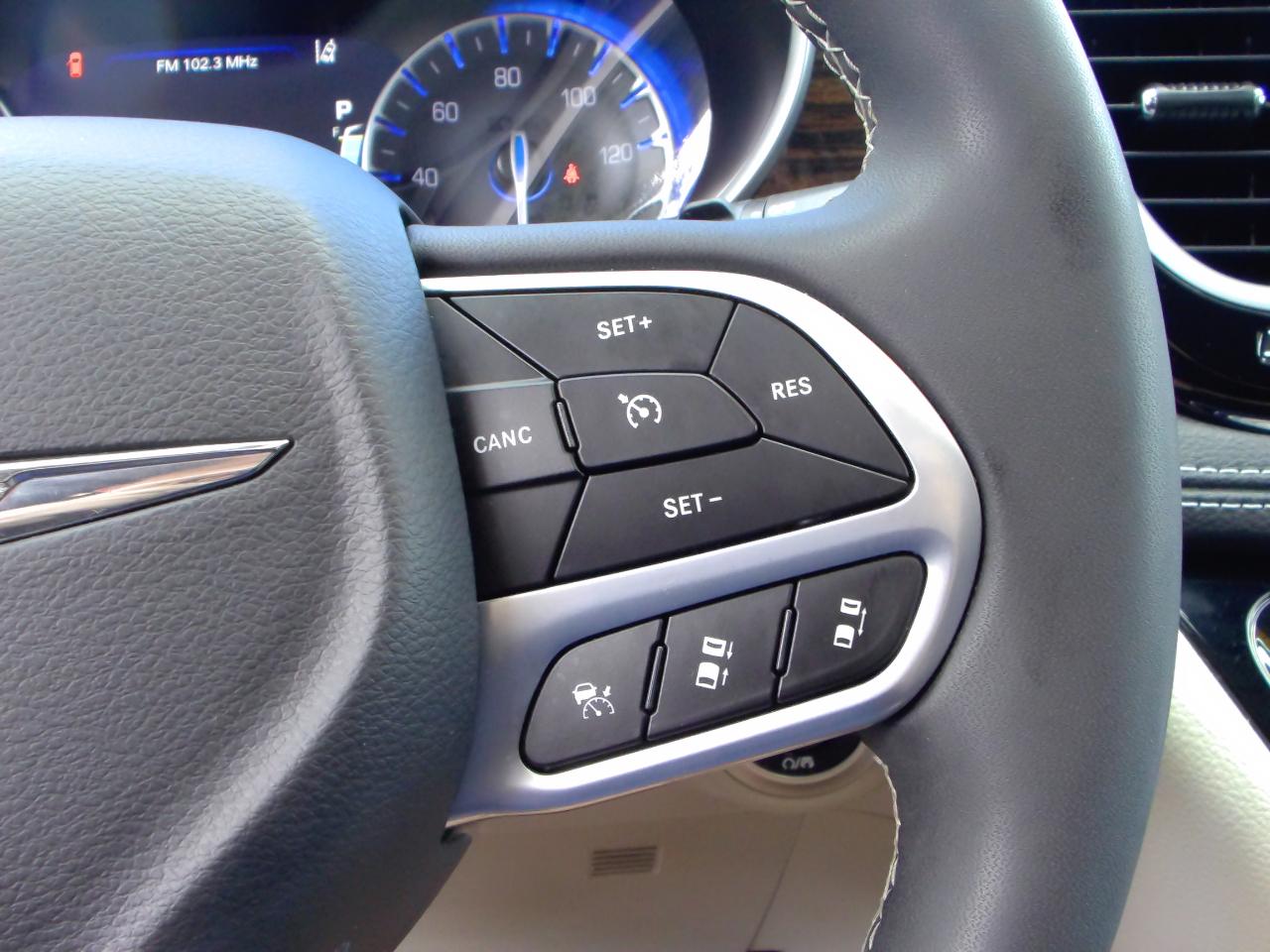 Chrysler Pacifica Limited 2023