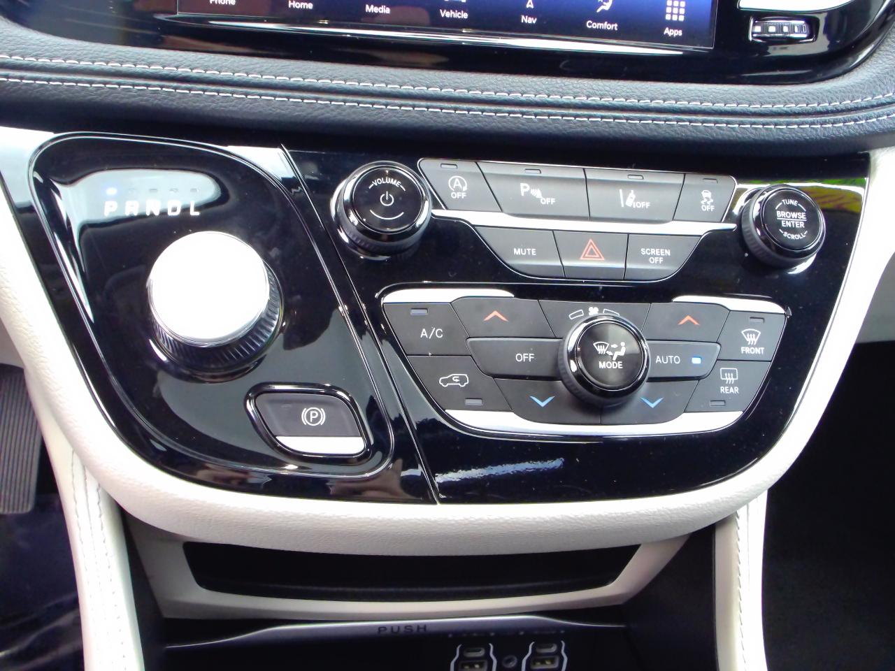 Chrysler Pacifica Limited 2023