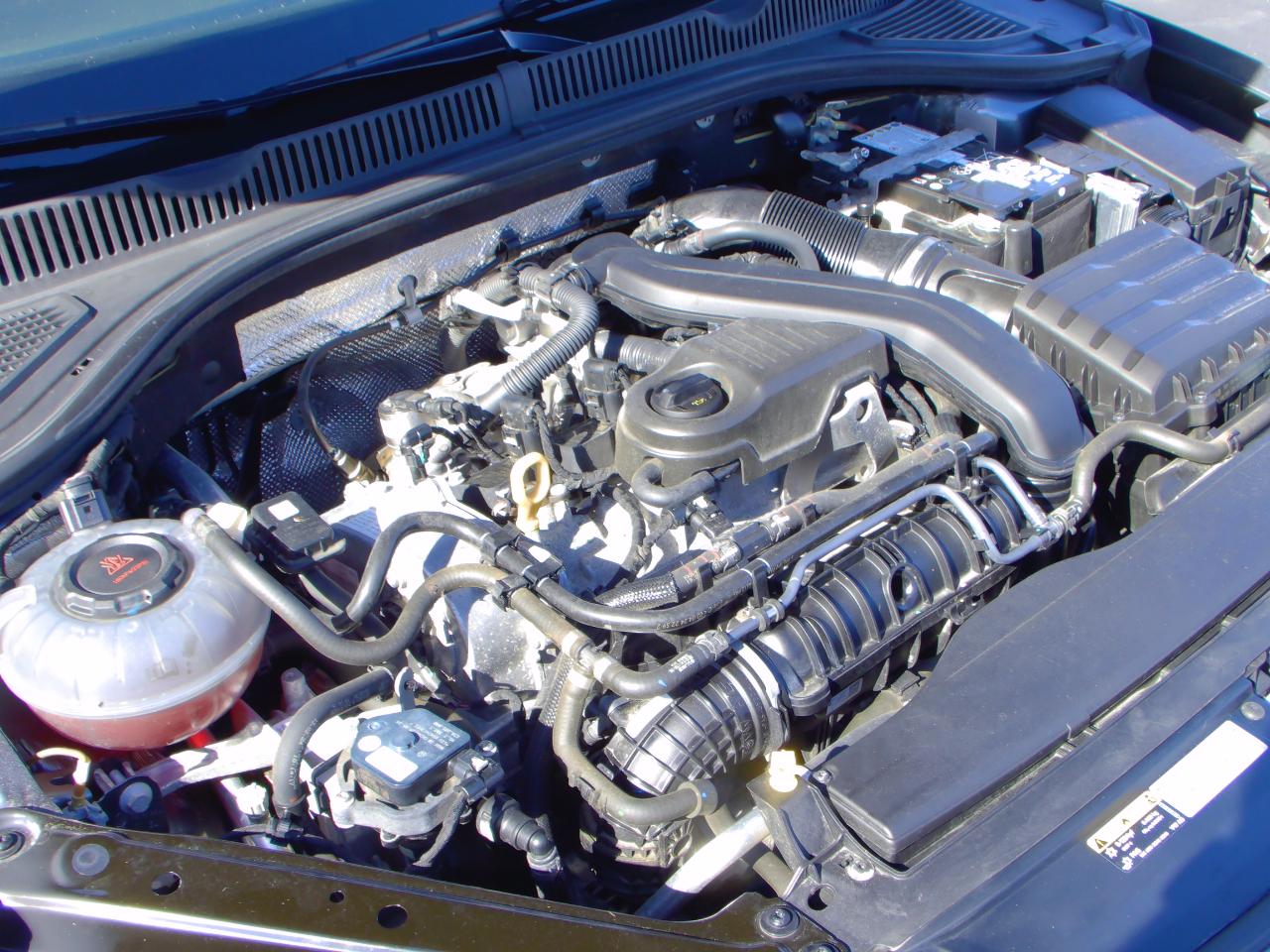 Volkswagen Jetta SE Auto 2025