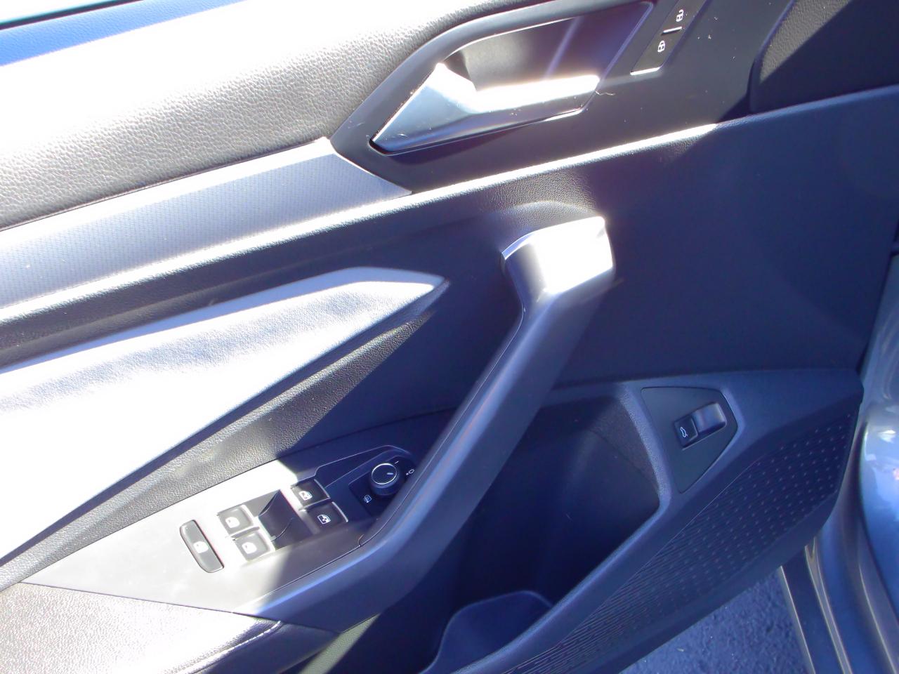 Volkswagen Jetta SE Auto 2025