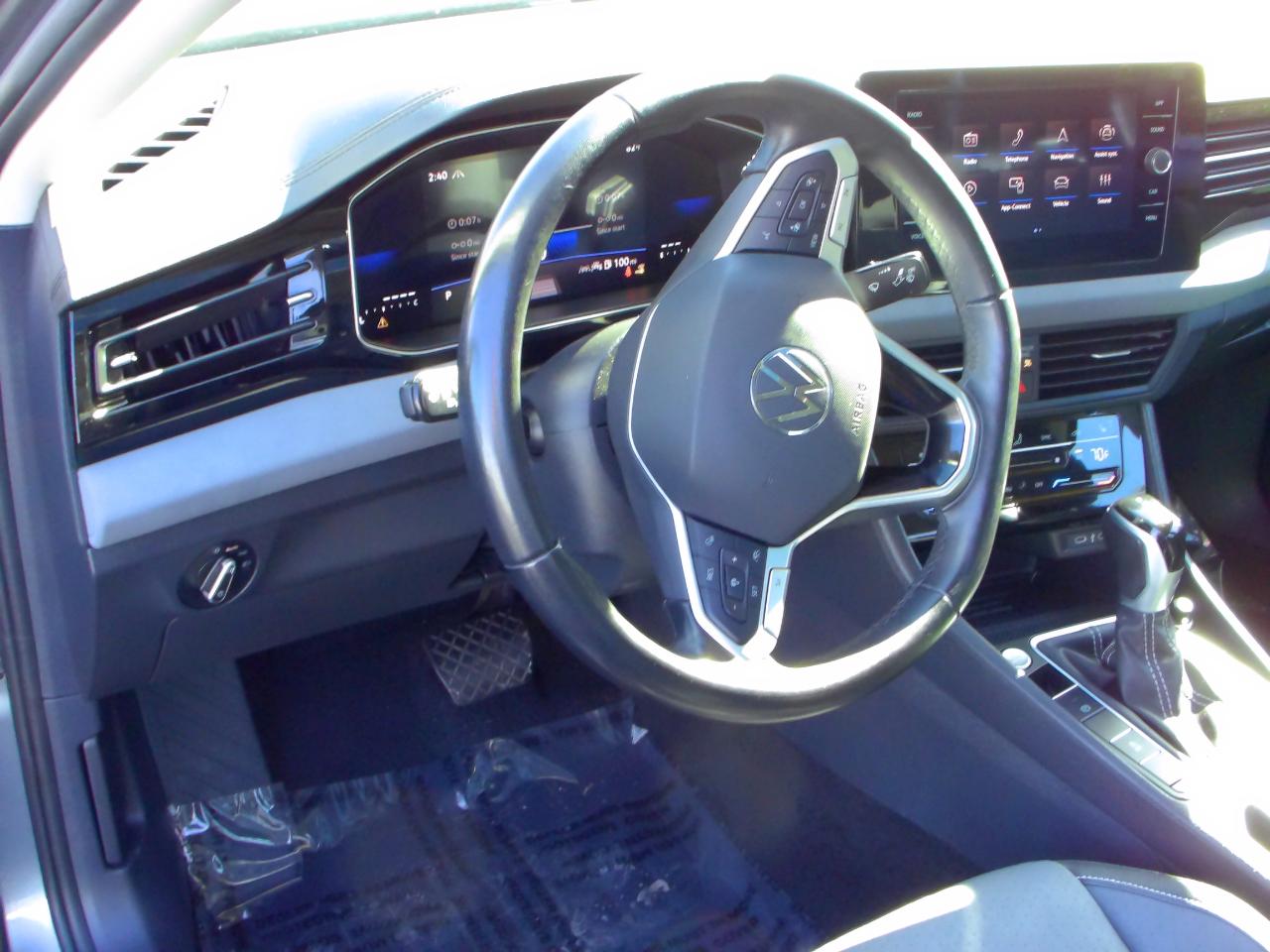 Volkswagen Jetta SE Auto 2025