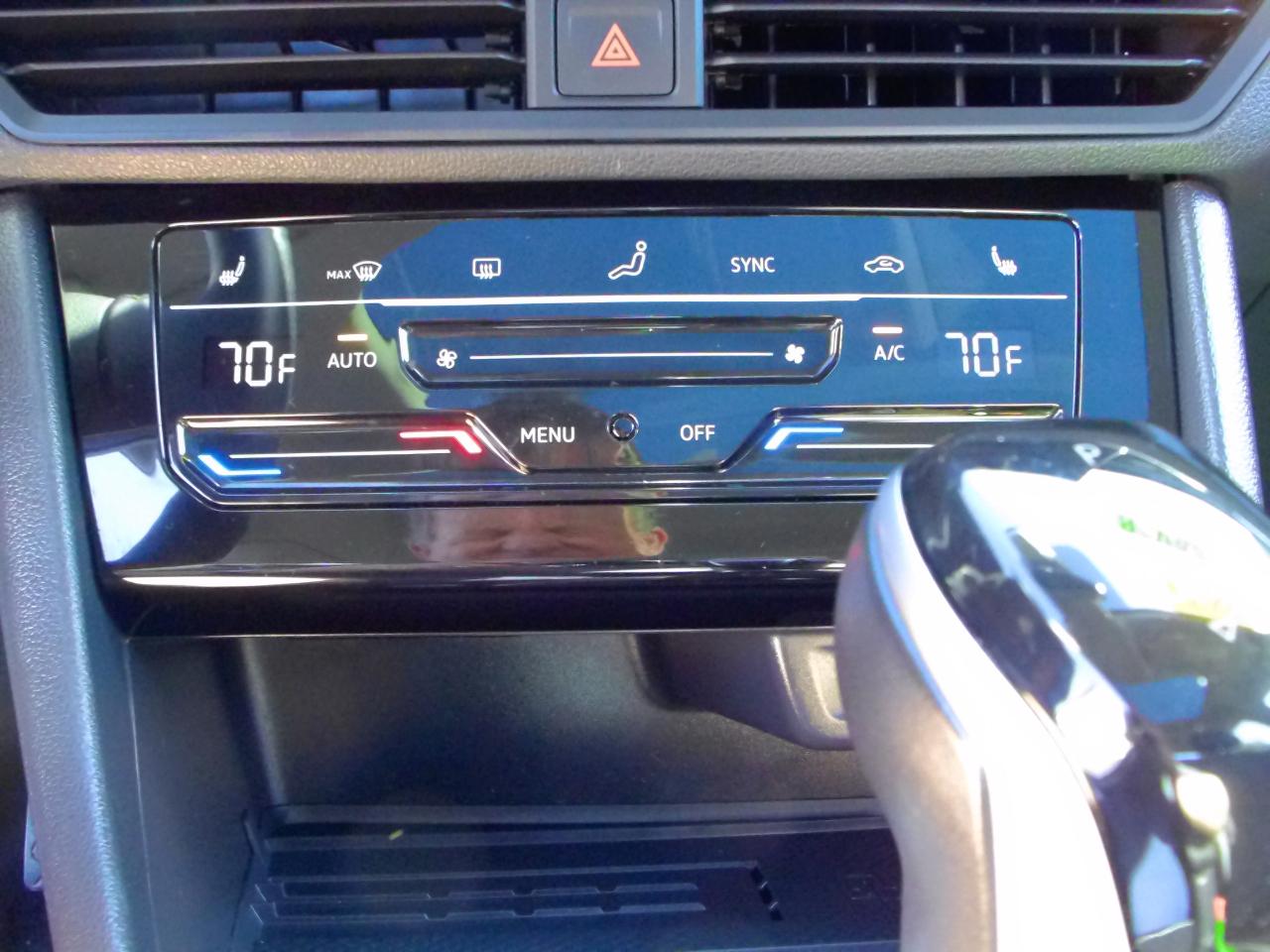 Volkswagen Jetta SE Auto 2025