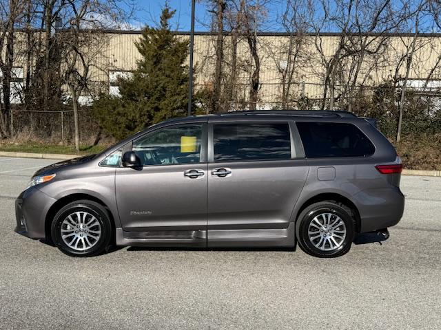 Toyota Sienna  2020