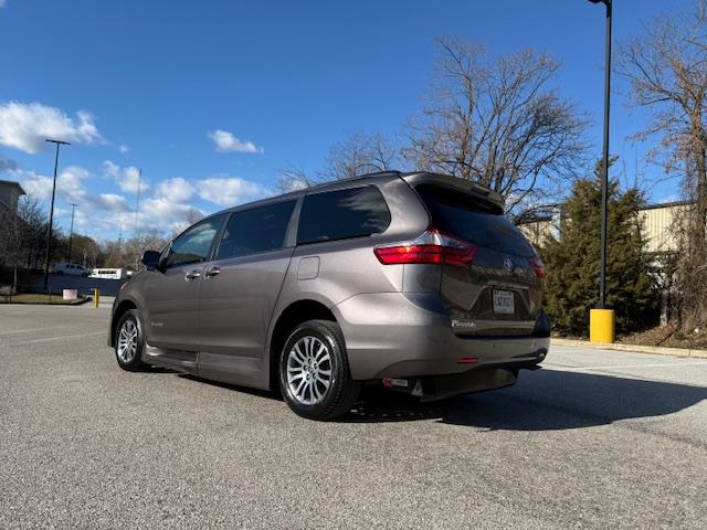 Toyota Sienna  2020