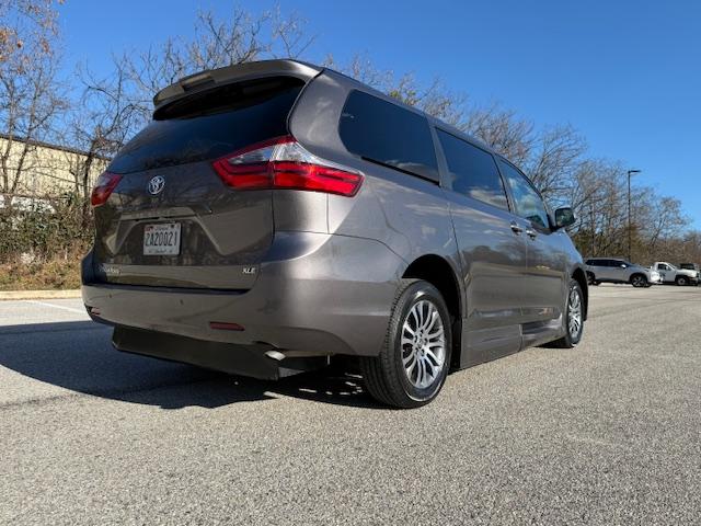 Toyota Sienna  2020