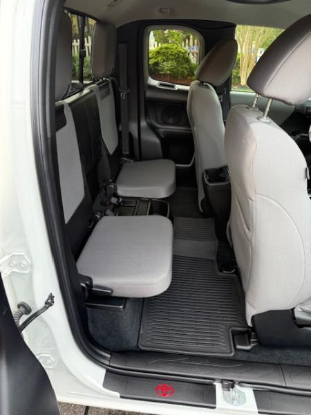 Toyota Tacoma SR5 Access Cab I4 6AT 2WD 2023