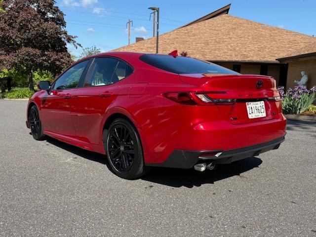 Toyota Camry Hybrid SE 2025