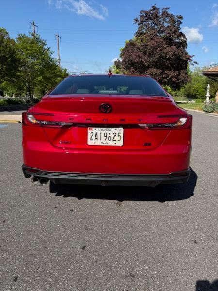 Toyota Camry Hybrid SE 2025