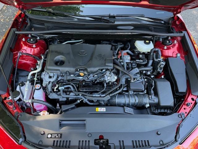 Toyota Camry Hybrid SE 2025