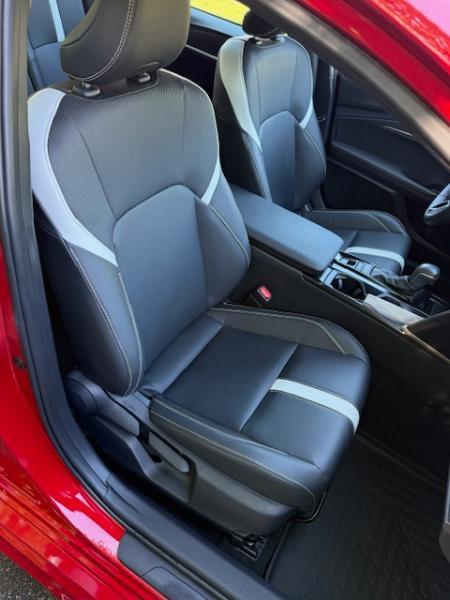 Toyota Camry Hybrid SE 2025