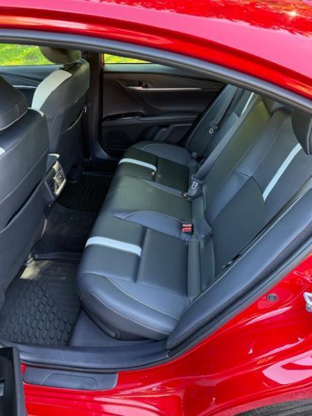 Toyota Camry Hybrid SE 2025