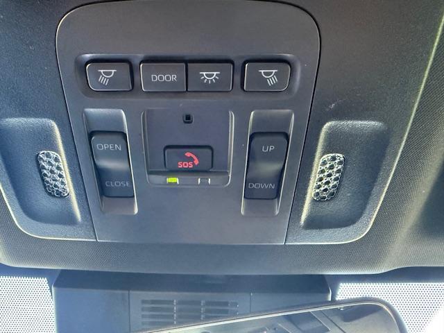 Toyota Camry Hybrid SE 2025