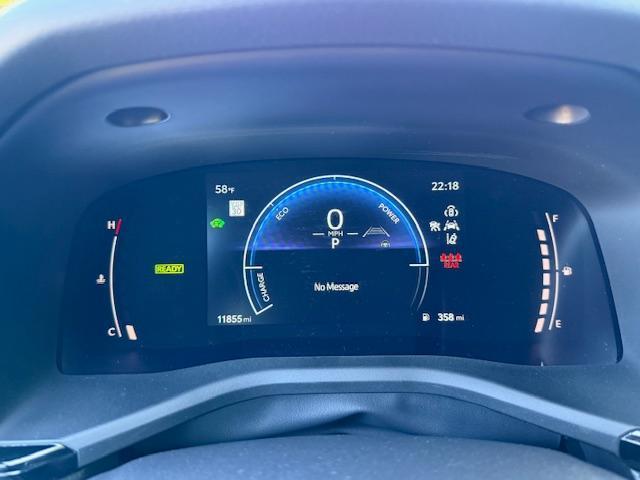 Toyota Camry Hybrid SE 2025