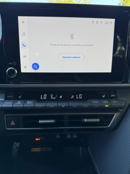 Toyota Camry Hybrid SE 2025