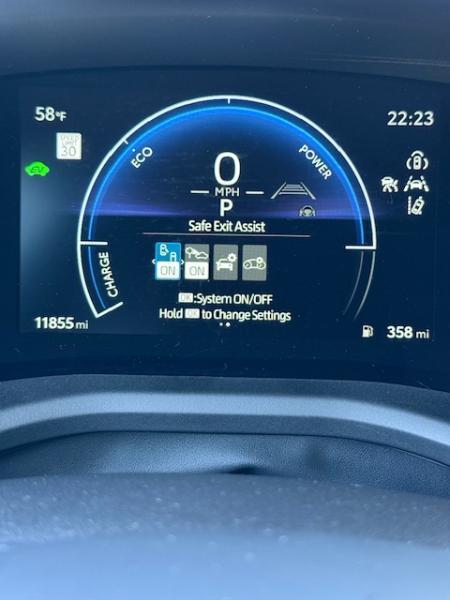 Toyota Camry Hybrid SE 2025