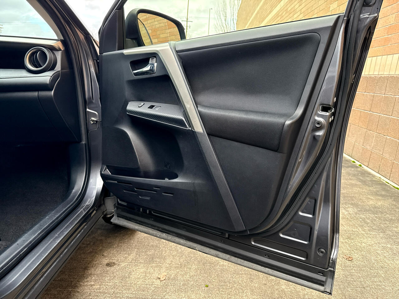 Toyota RAV4 XLE AWD 2015