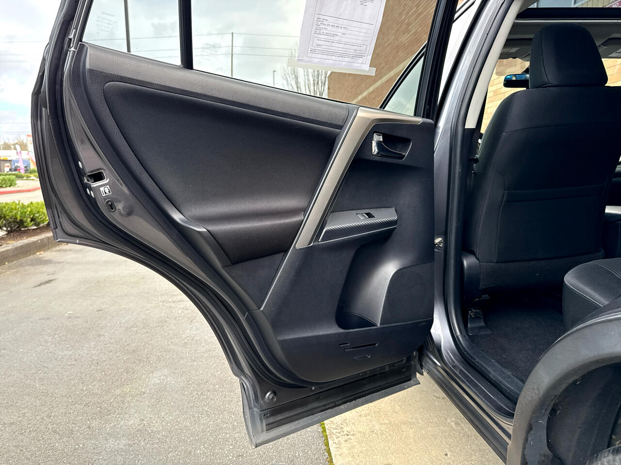 Toyota RAV4 XLE AWD 2015