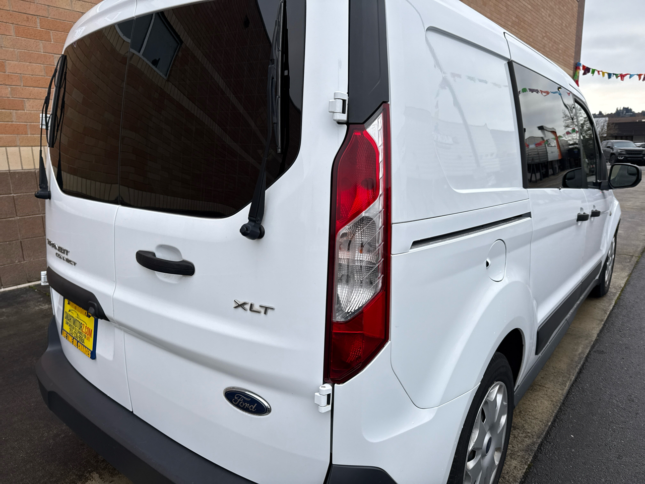 Ford Transit Connect Cargo Van XLT SWB 4dr w/Rear 180 Degree Door 2018