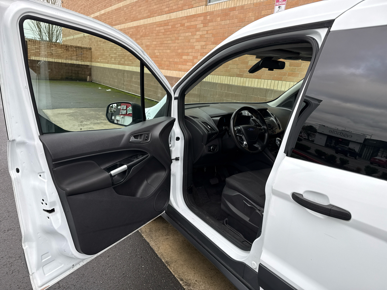 Ford Transit Connect Cargo Van XLT SWB 4dr w/Rear 180 Degree Door 2018