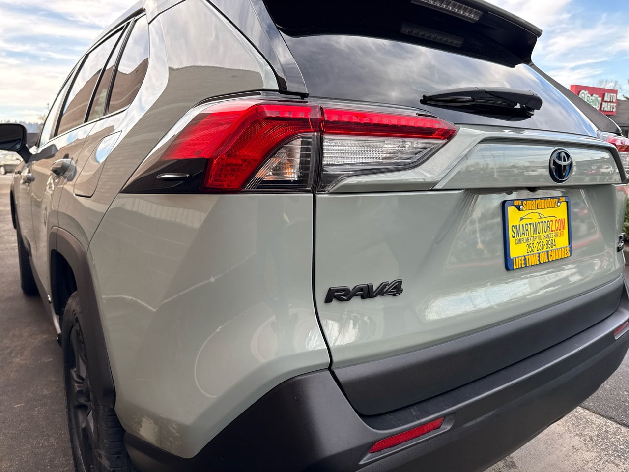 Toyota RAV4 Hybrid XLE 2021