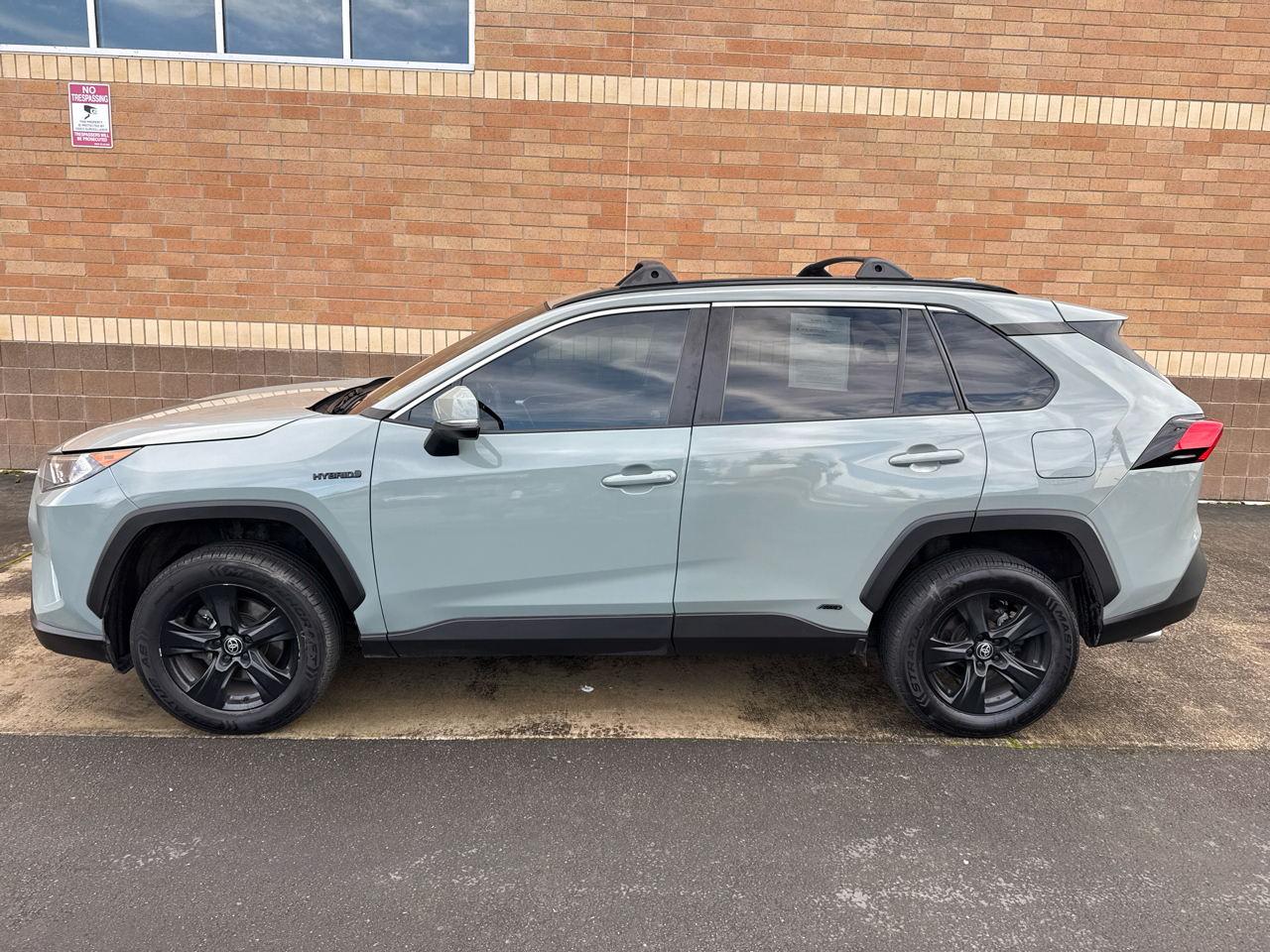 Toyota RAV4 Hybrid XLE 2021