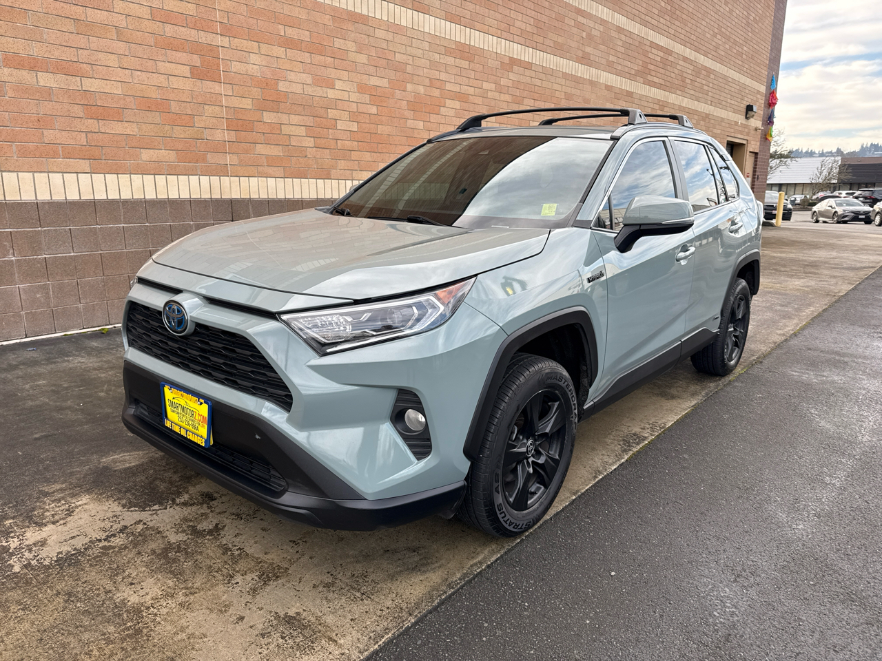 Toyota RAV4 Hybrid XLE 2021