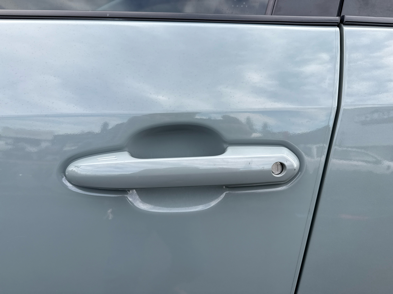 Toyota RAV4 Hybrid XLE 2021