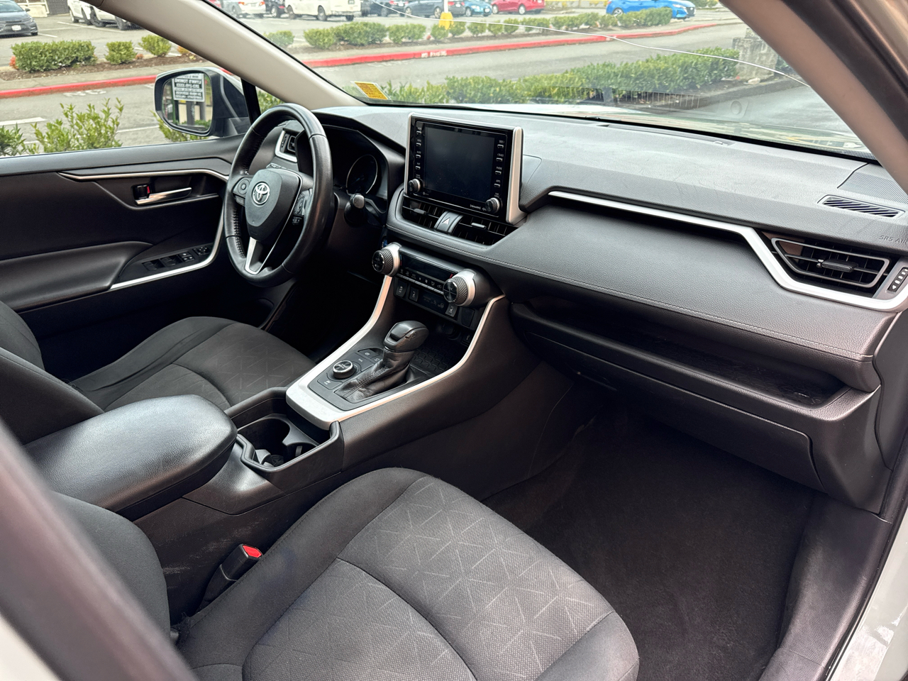 Toyota RAV4 Hybrid XLE 2021