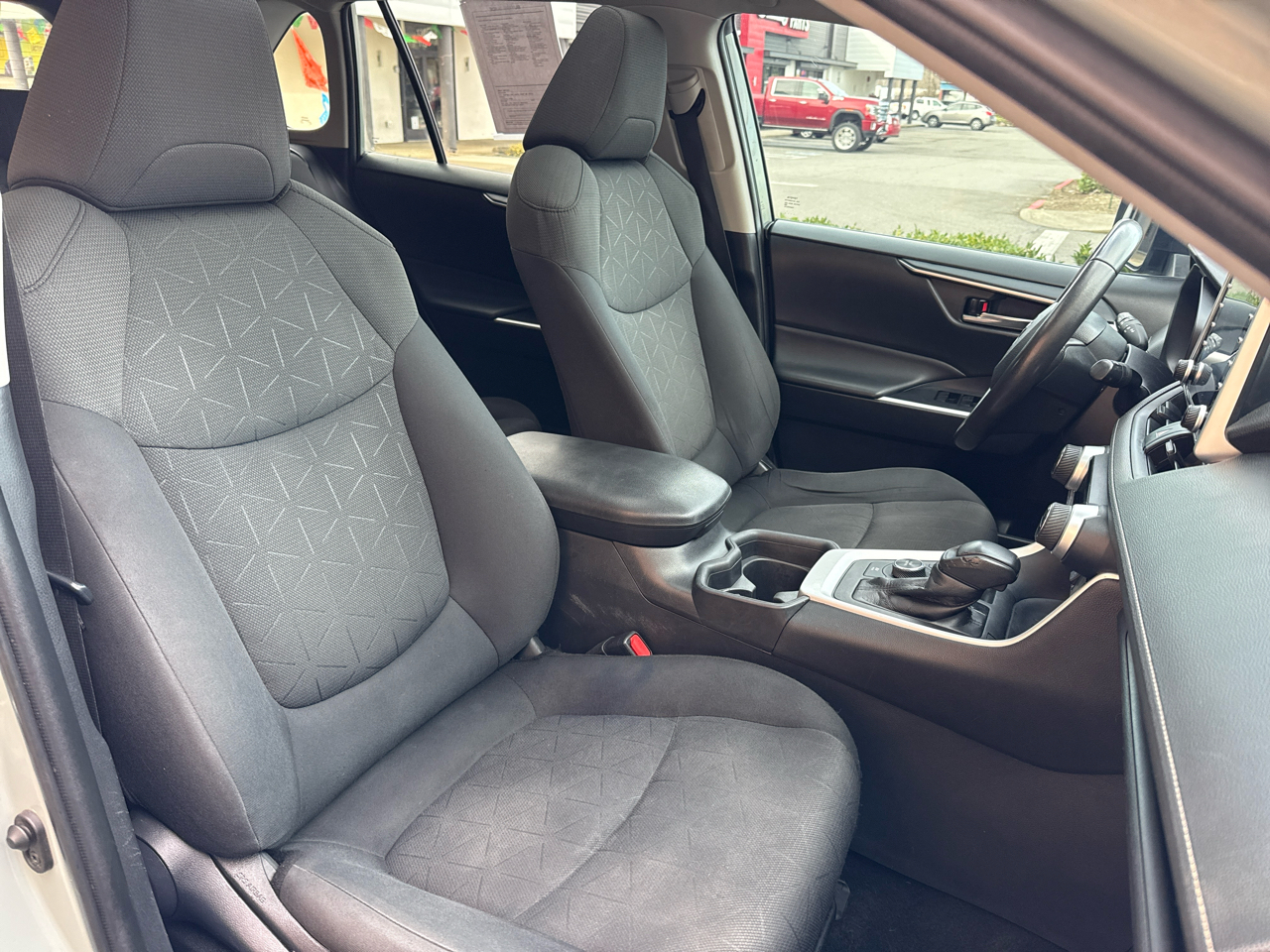 Toyota RAV4 Hybrid XLE 2021