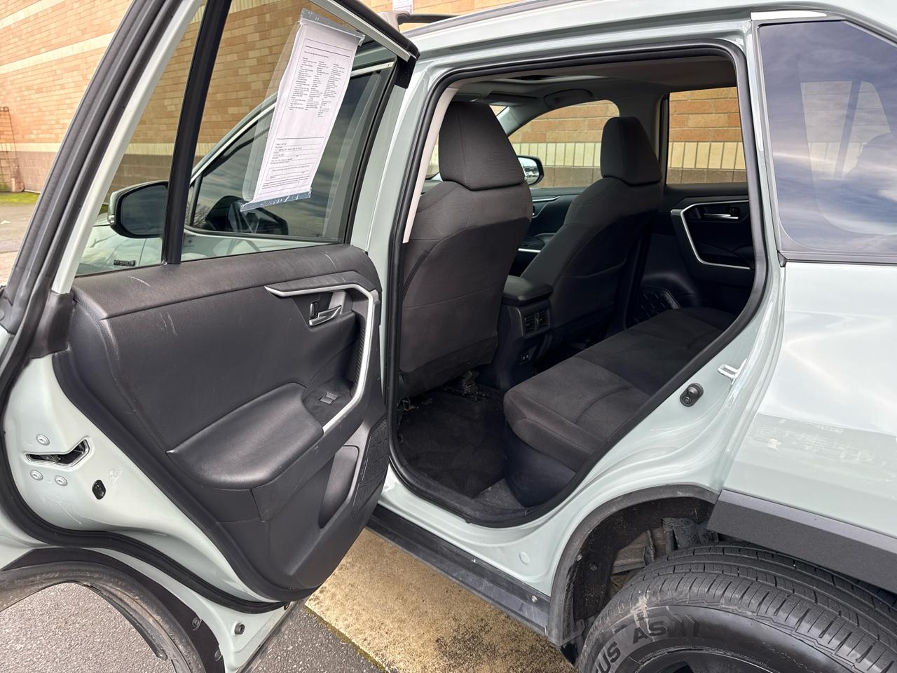 Toyota RAV4 Hybrid XLE 2021