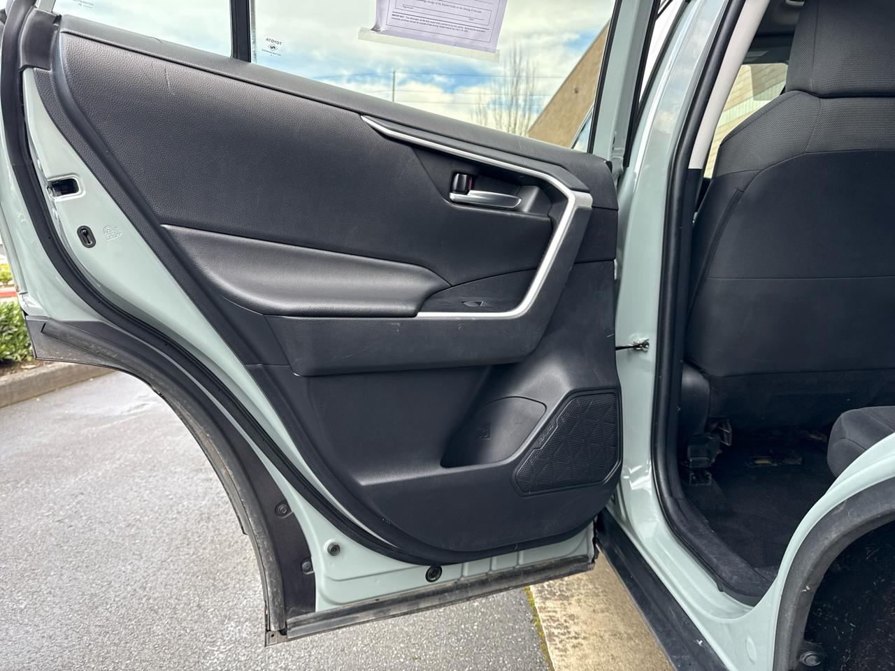 Toyota RAV4 Hybrid XLE 2021