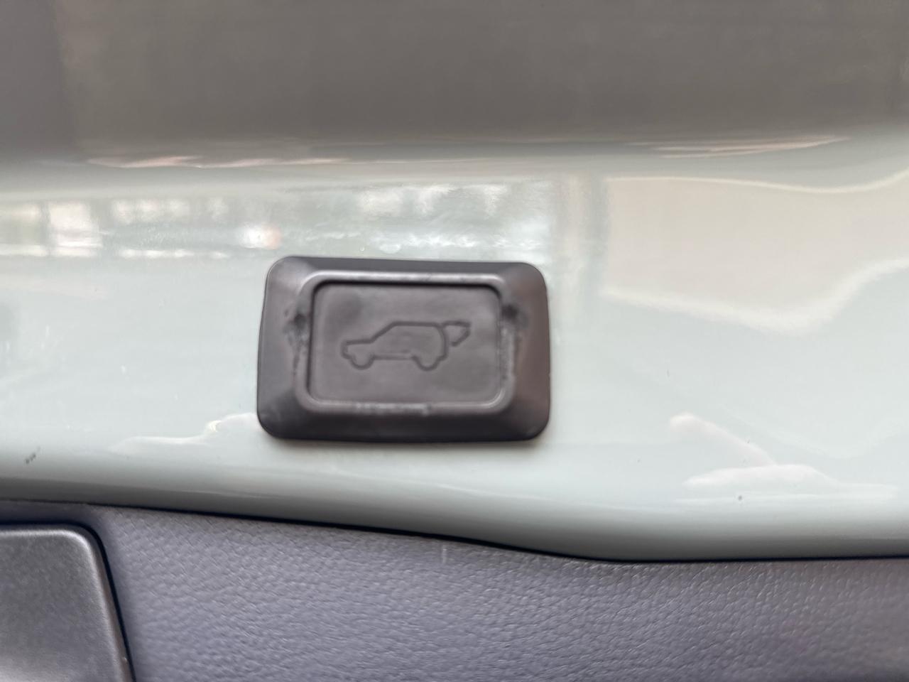 Toyota RAV4 Hybrid XLE 2021