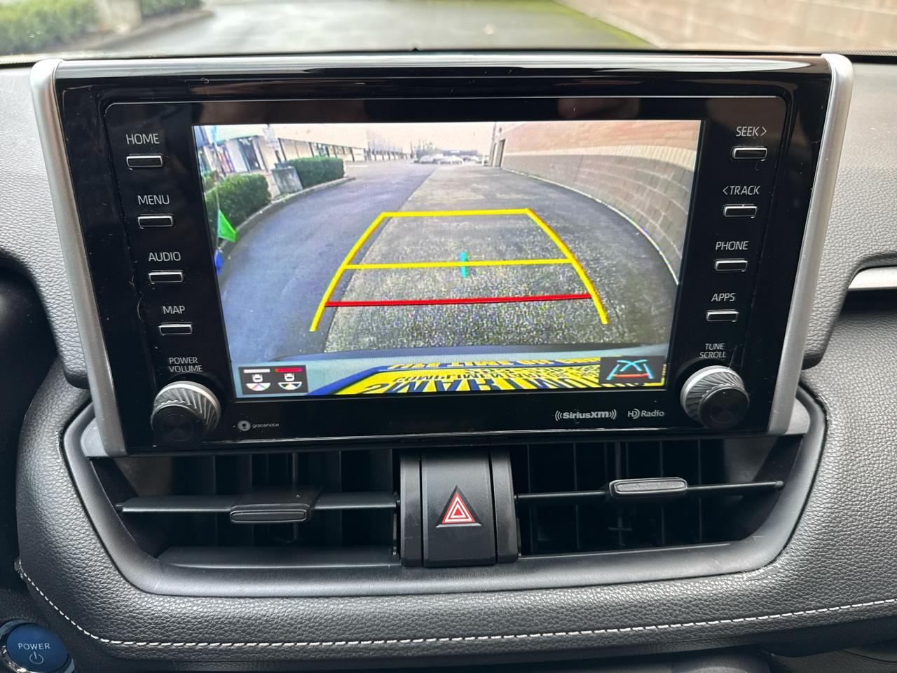 Toyota RAV4 Hybrid XLE 2021