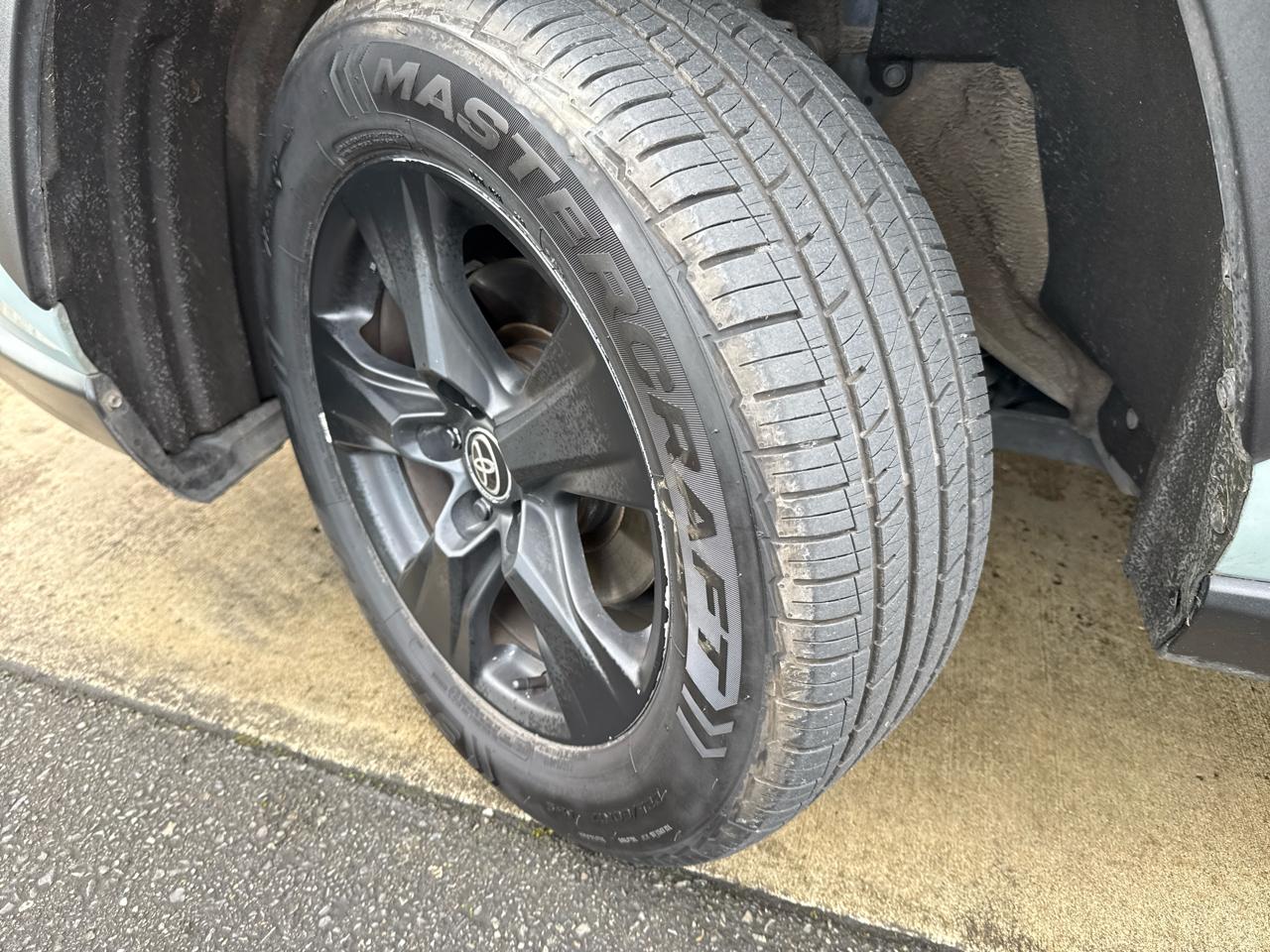 Toyota RAV4 Hybrid XLE 2021