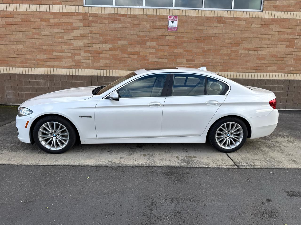 BMW 5-Series 528i 2014