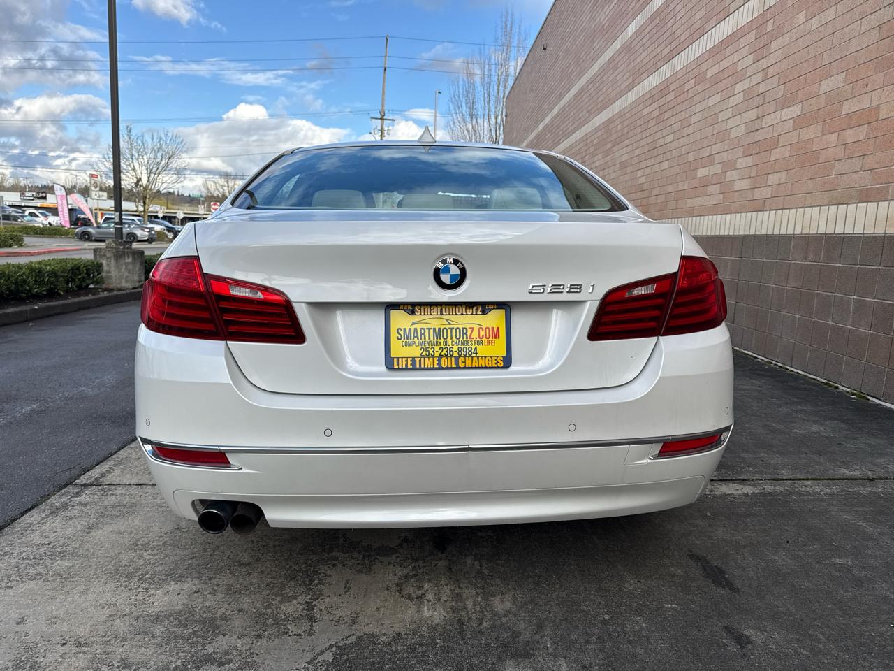 BMW 5-Series 528i 2014