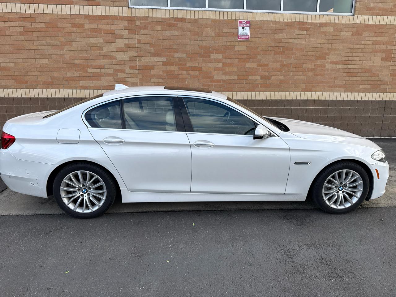 BMW 5-Series 528i 2014