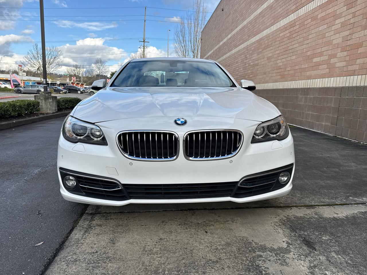 BMW 5-Series 528i 2014