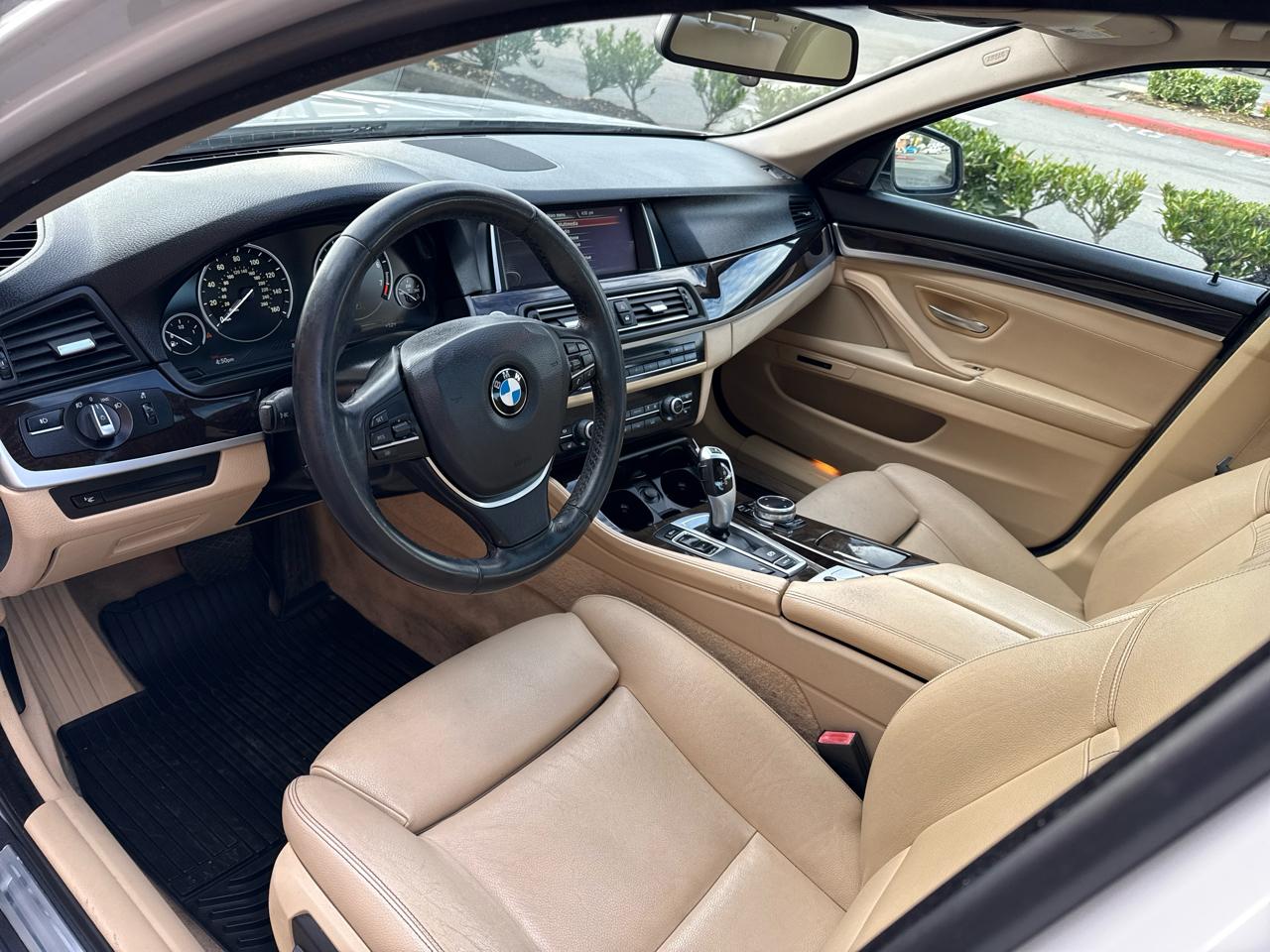 BMW 5-Series 528i 2014