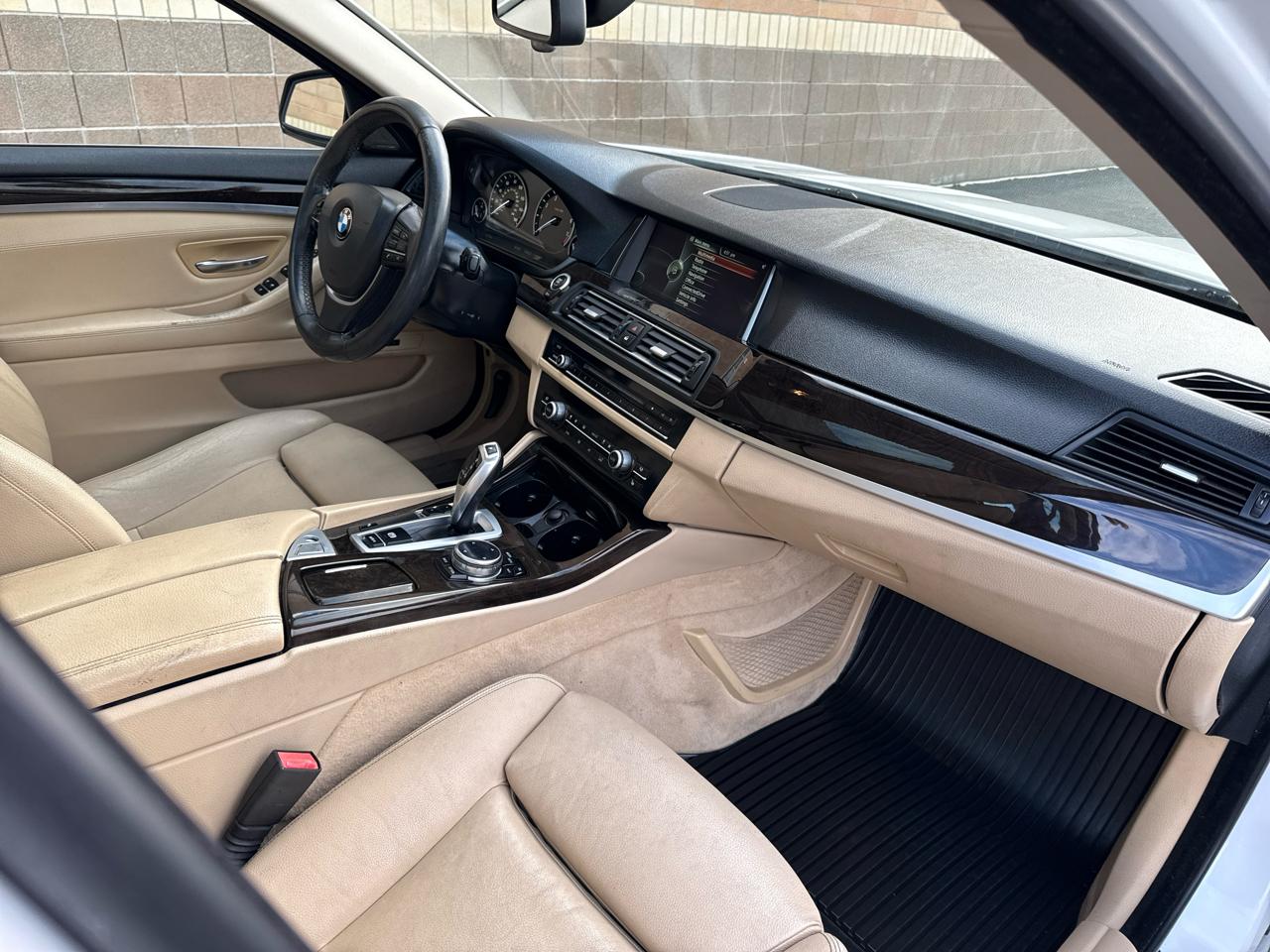 BMW 5-Series 528i 2014