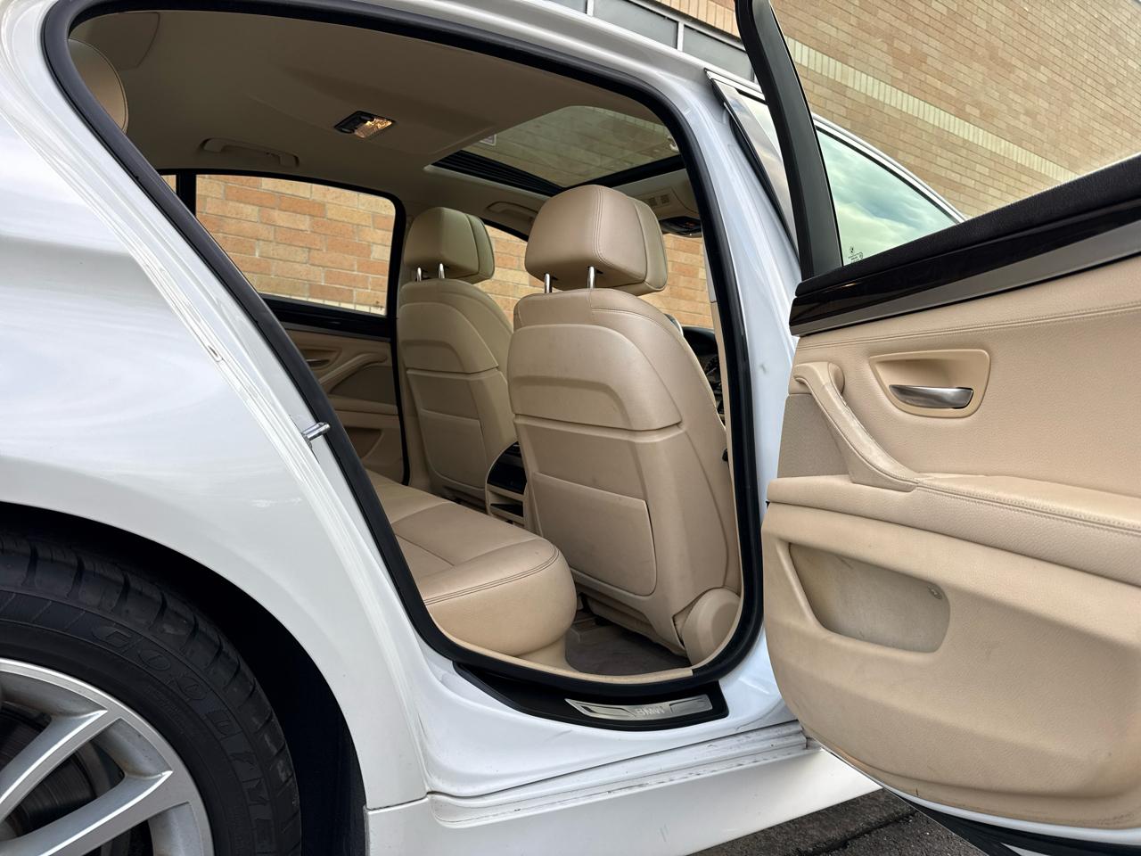 BMW 5-Series 528i 2014