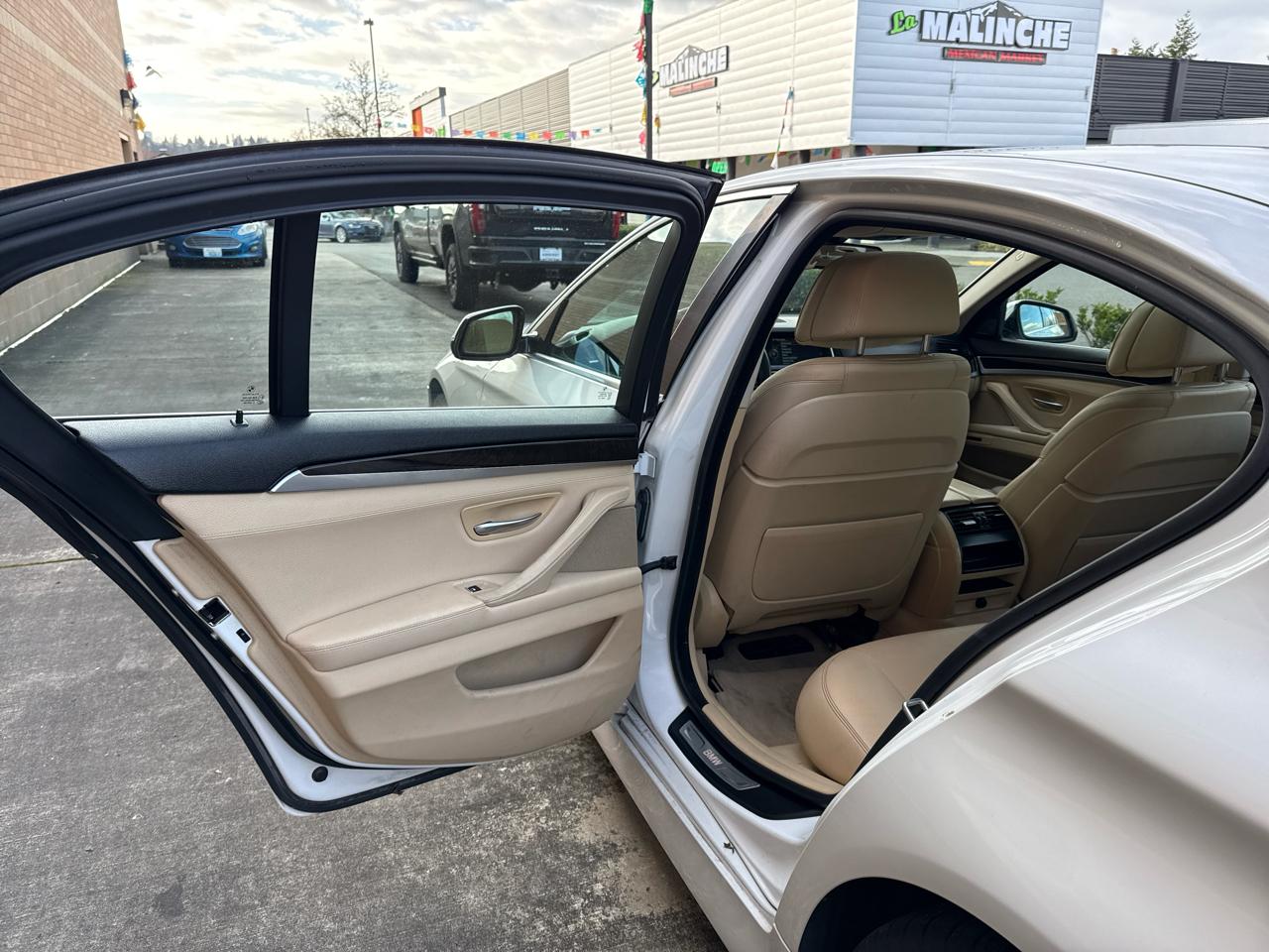 BMW 5-Series 528i 2014