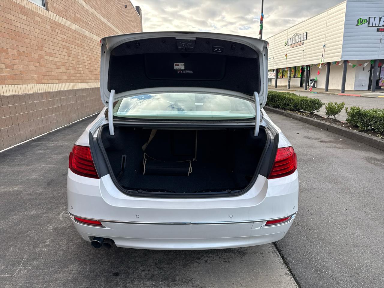 BMW 5-Series 528i 2014