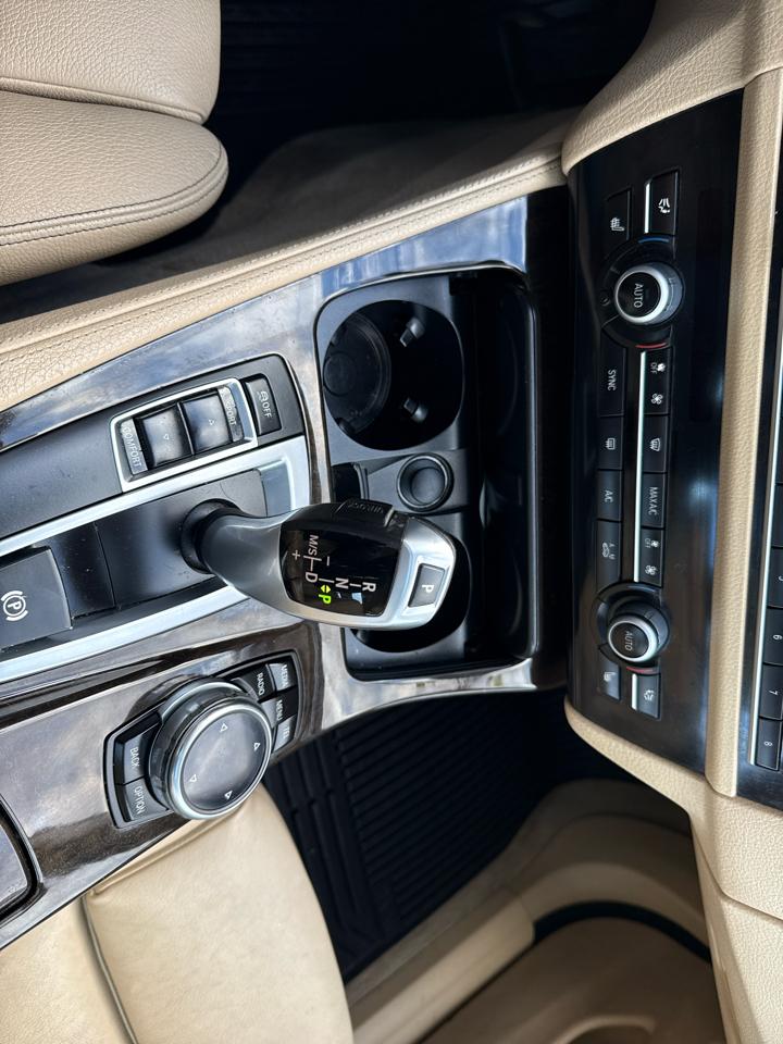 BMW 5-Series 528i 2014