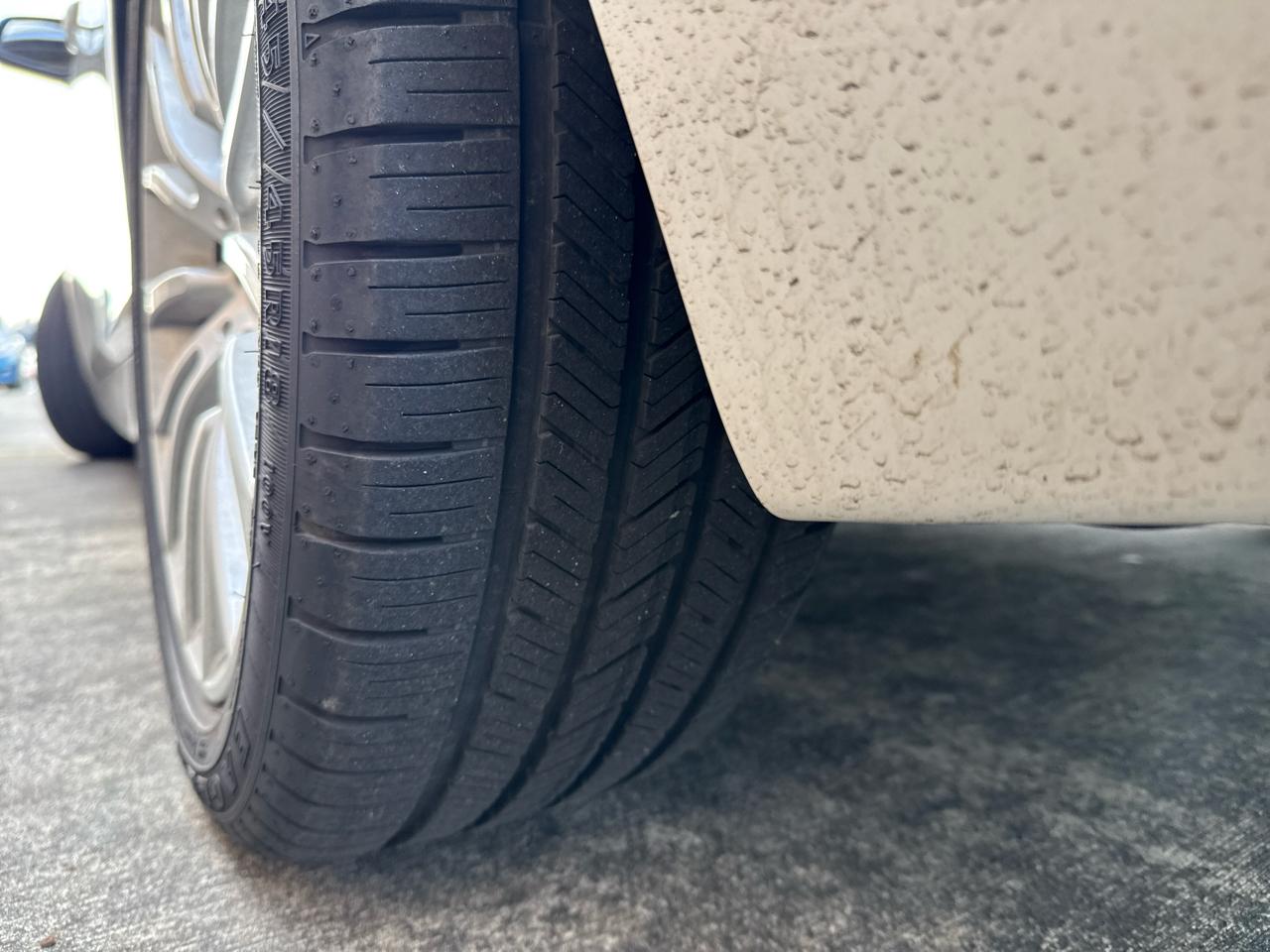 BMW 5-Series 528i 2014